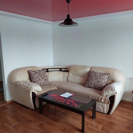 Apartment On Pribuzhskaya 2 Хмельницкий Экстерьер фото